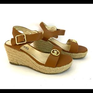 MICHAEL KORS KIDS SANDALS WORN ONCE SZ 13